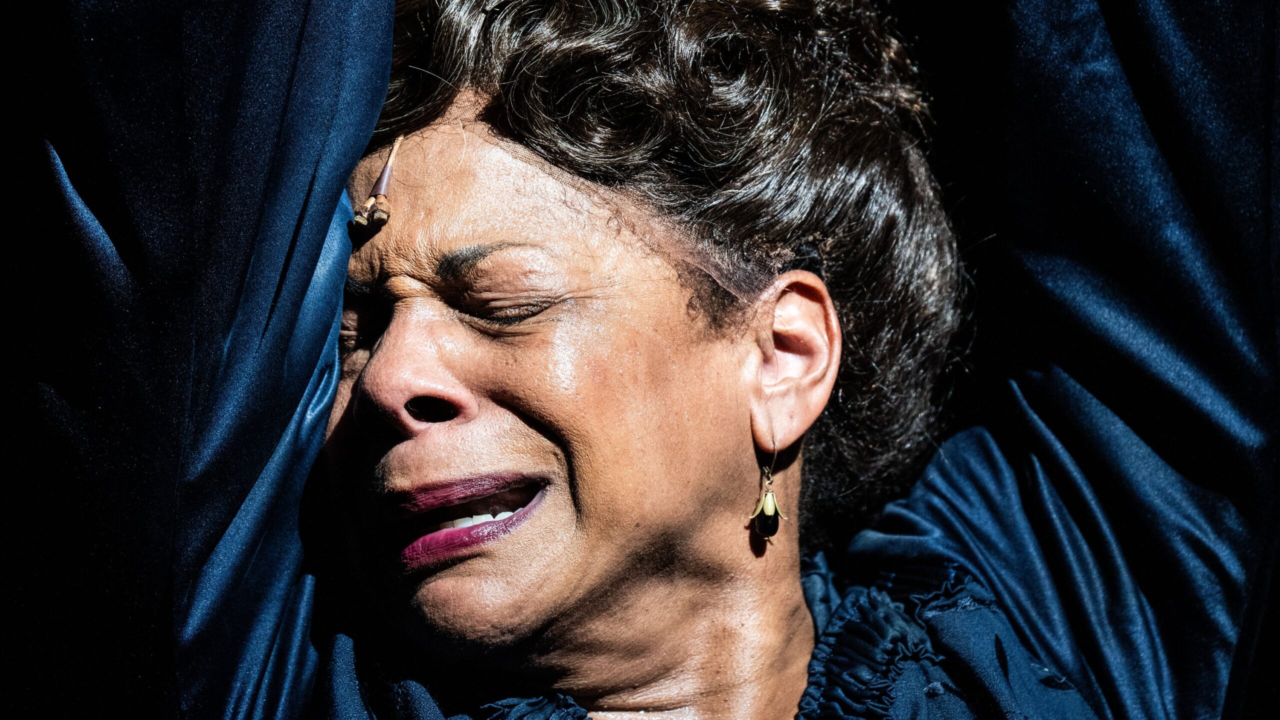 expressing sorrow crossword clue