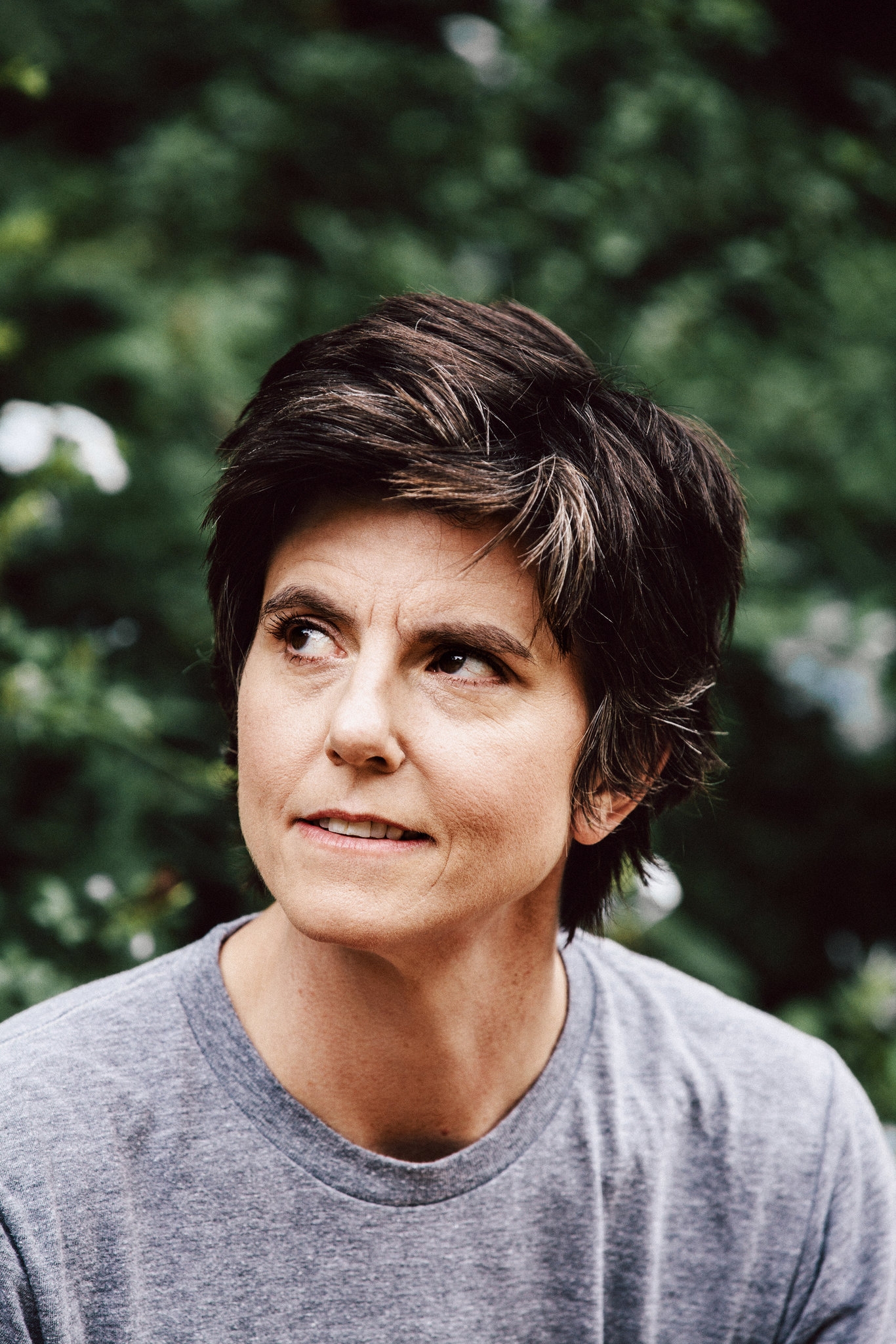 Spinning Heartache Into Humor Tig Notaro On Cancer Her HBO Special And Going Topless The New York Times